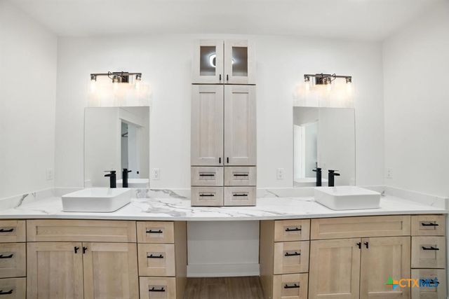 280 Bali Hai Lane, Bastrop, TX 78602