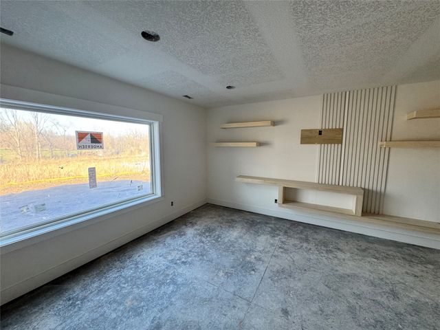 3805 Woodland Court, Waukee, IA 50263