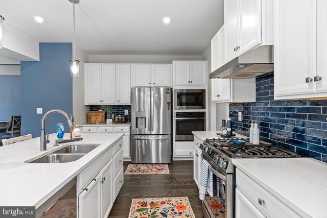 5018 BIRCH LEAF CIR, Fredericksburg, VA 22407