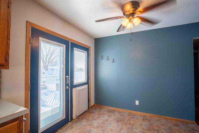 825 Belle Street, Waterloo, IA 50702