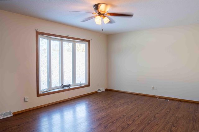 825 Belle Street, Waterloo, IA 50702