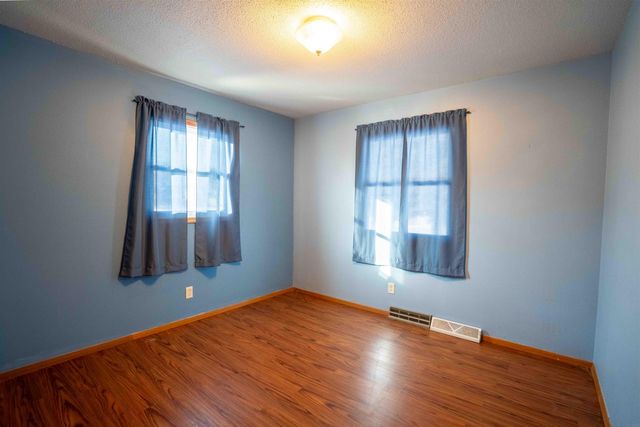 825 Belle Street, Waterloo, IA 50702