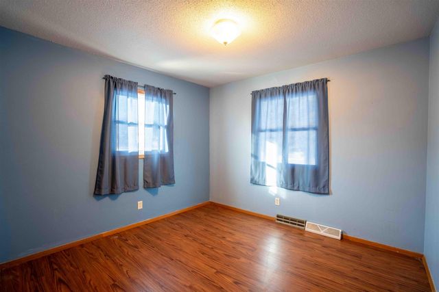 825 Belle Street, Waterloo, IA 50702