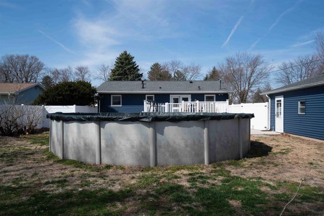 825 Belle Street, Waterloo, IA 50702