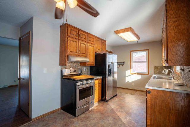 825 Belle Street, Waterloo, IA 50702