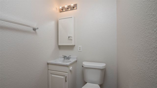 837 Yale Avenue, Lewisville, TX 75057