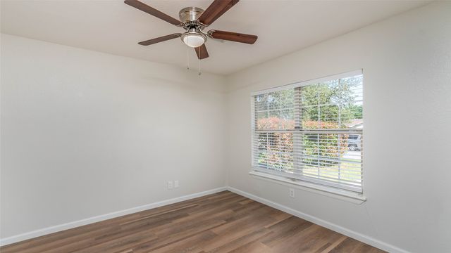 837 Yale Avenue, Lewisville, TX 75057