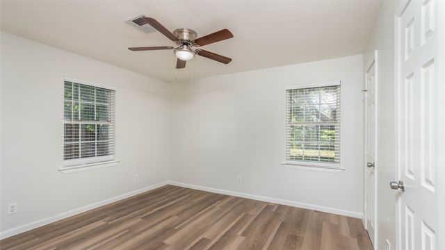 837 Yale Avenue, Lewisville, TX 75057