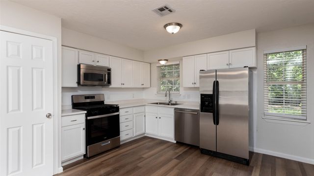 837 Yale Avenue, Lewisville, TX 75057