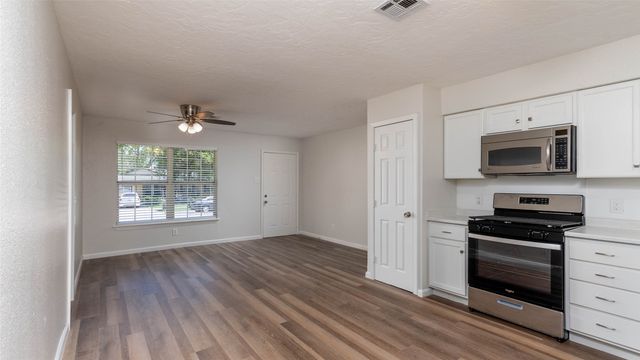 837 Yale Avenue, Lewisville, TX 75057