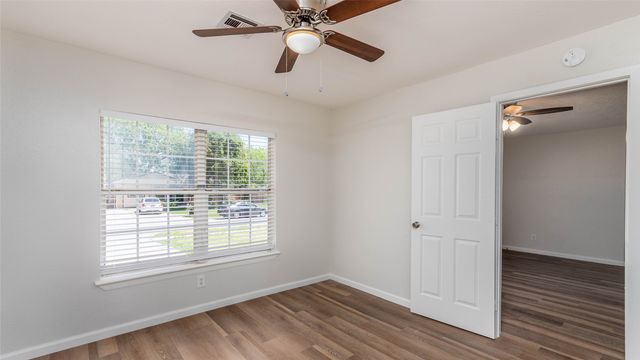 837 Yale Avenue, Lewisville, TX 75057