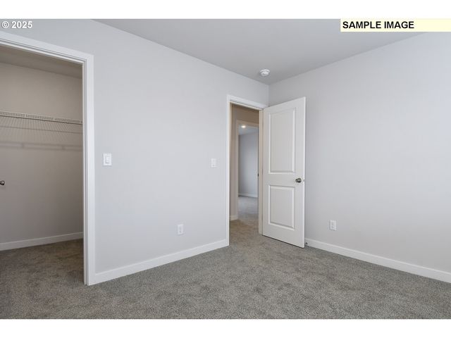 1211 PARKSIDE Ave, Woodburn, OR 97071