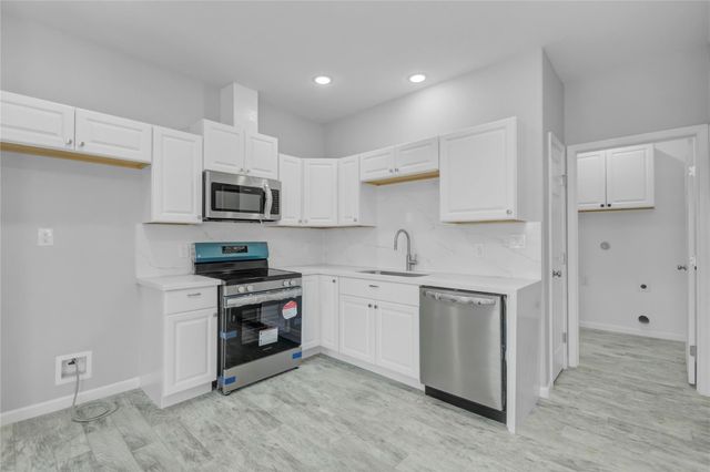 1107 W 2nd Street, Freeport, TX 77541