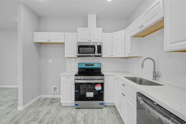 1107 W 2nd Street, Freeport, TX 77541