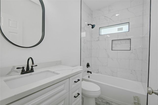 1107 W 2nd Street, Freeport, TX 77541