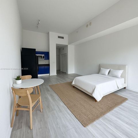 253 NE 2nd St 318, Miami, FL 33132