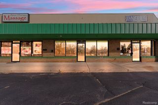 31822 Grand River Avenue, Farmington, MI 48336