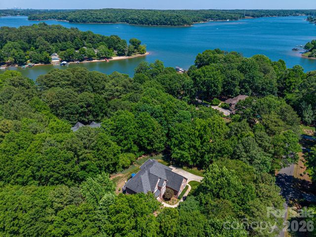 4608 Water Oak Drive, Lake Wylie, SC 29710