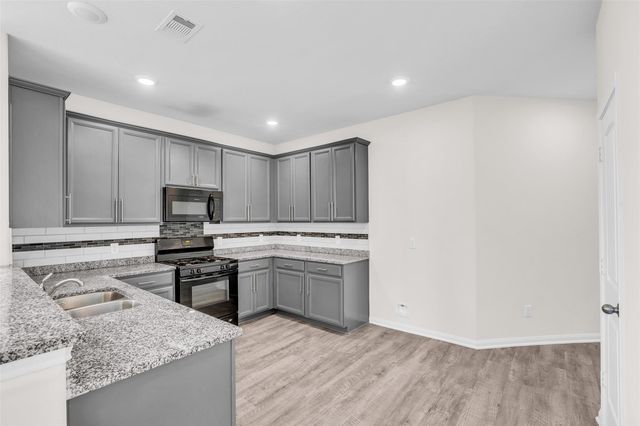 14211 Grand Hills Drive, Conroe, TX 77303