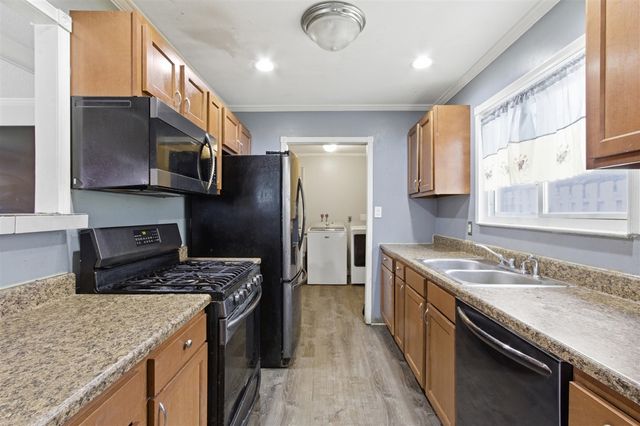 170 Beyne Street, Mount Clemens, MI 48043