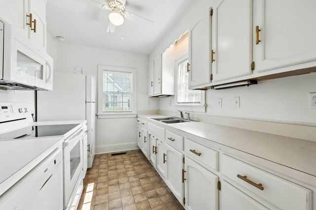 735 Gracey Ave, Clarksville, TN 37040