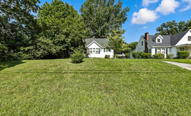 735 Gracey Ave, Clarksville, TN 37040