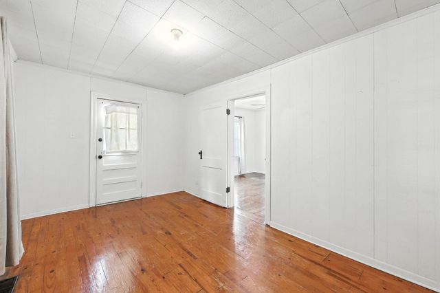 735 Gracey Ave, Clarksville, TN 37040