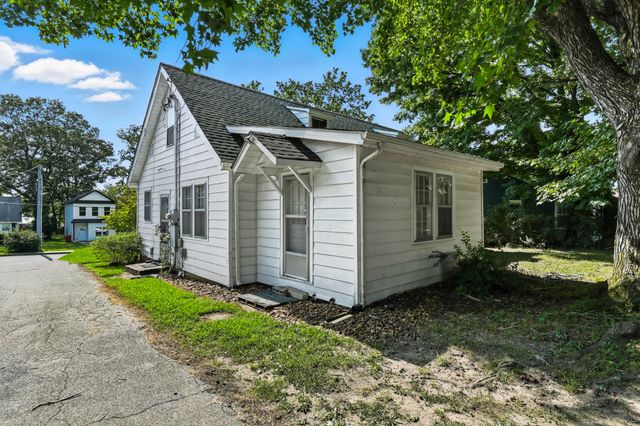 735 Gracey Ave, Clarksville, TN 37040