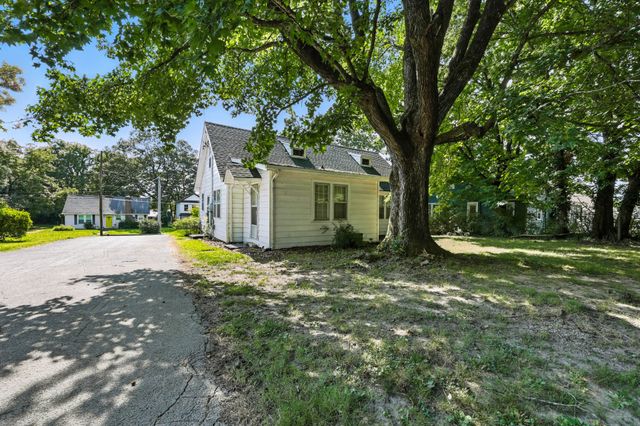 735 Gracey Ave, Clarksville, TN 37040