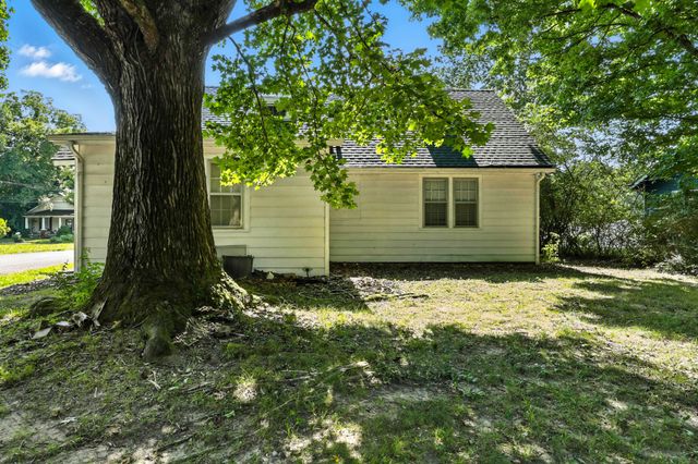 735 Gracey Ave, Clarksville, TN 37040