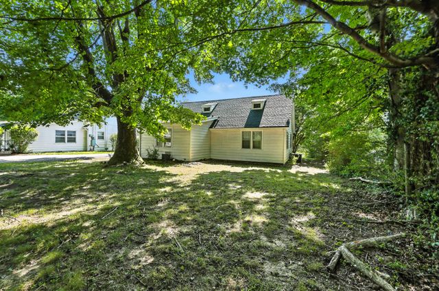 735 Gracey Ave, Clarksville, TN 37040
