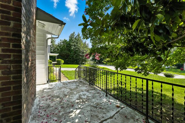 735 Gracey Ave, Clarksville, TN 37040