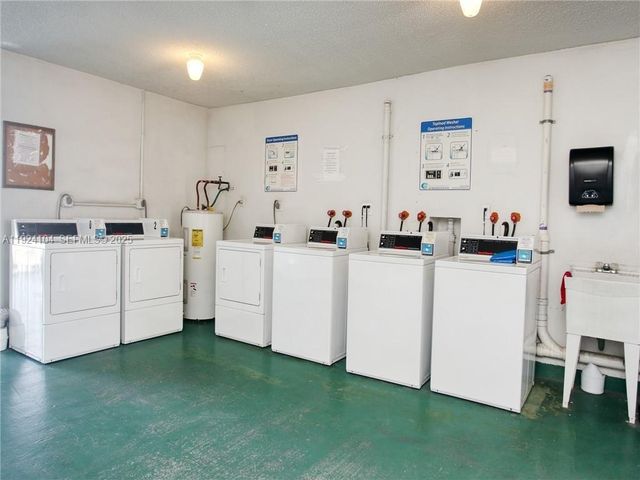 5300 Washington St N117, Hollywood, FL 33021