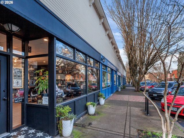 14601 Se RIVER Rd, Milwaukie, OR 97267