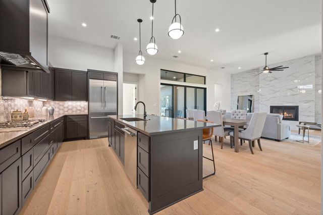 2308 KAHALA SUNSET DR, Spicewood, TX 78669