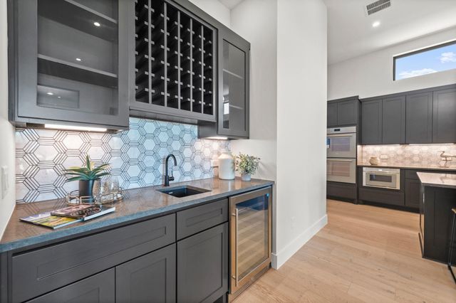 2308 KAHALA SUNSET DR, Spicewood, TX 78669