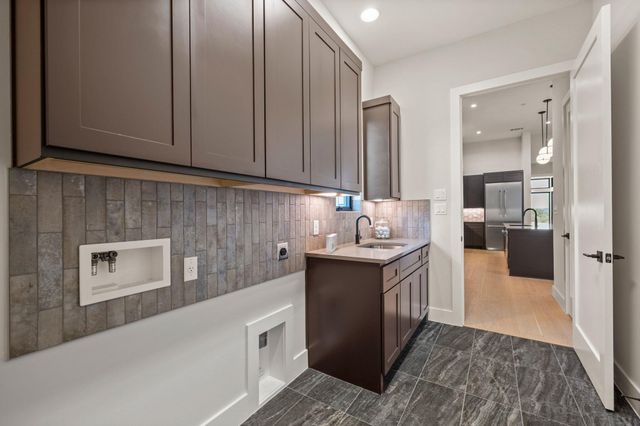 2308 KAHALA SUNSET DR, Spicewood, TX 78669