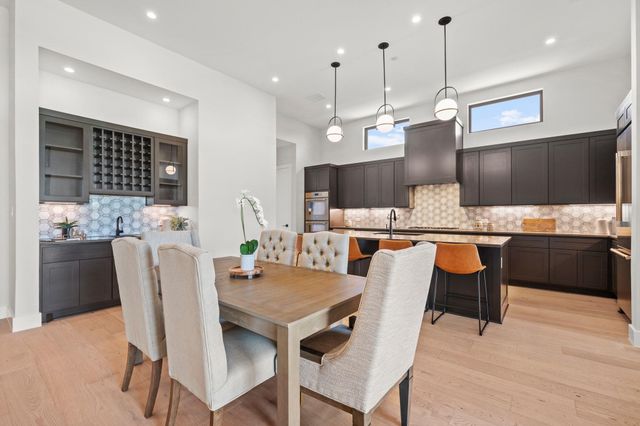 2308 KAHALA SUNSET DR, Spicewood, TX 78669