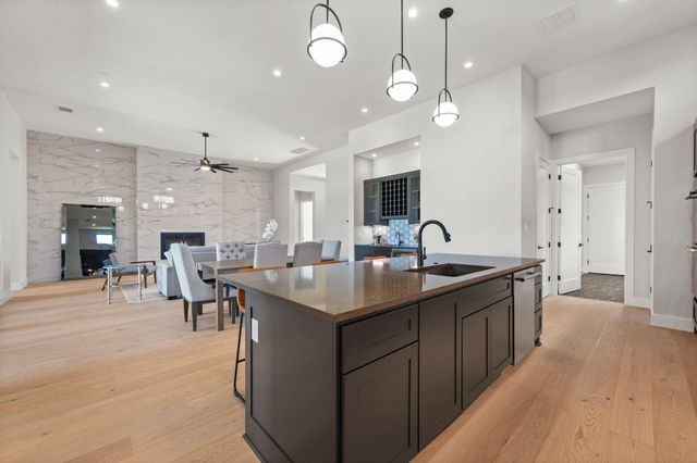 2308 KAHALA SUNSET DR, Spicewood, TX 78669