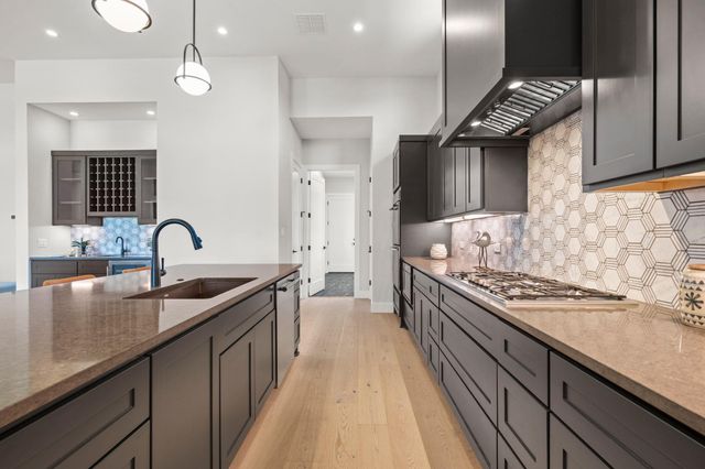 2308 KAHALA SUNSET DR, Spicewood, TX 78669