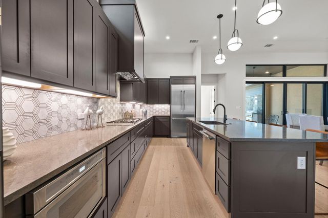 2308 KAHALA SUNSET DR, Spicewood, TX 78669