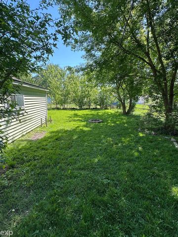 21746 Wellington Avenue, Warren, MI 48089