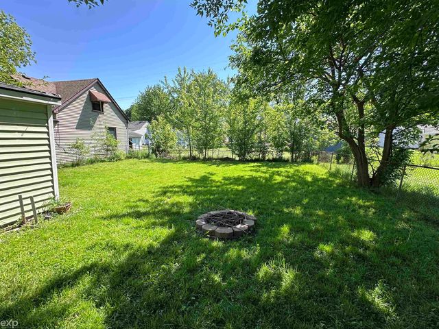 21746 Wellington Avenue, Warren, MI 48089