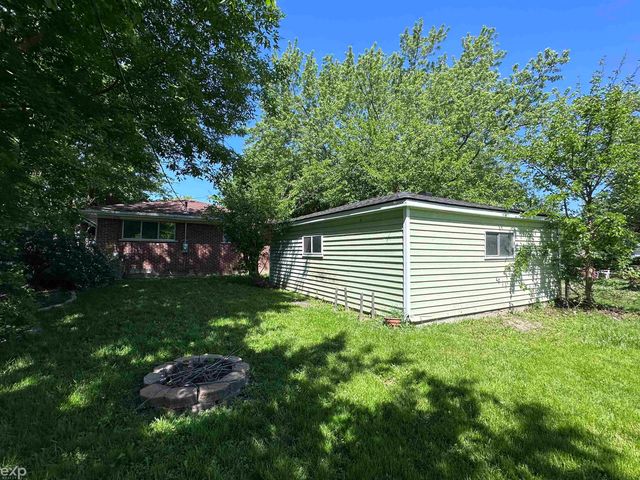 21746 Wellington Avenue, Warren, MI 48089