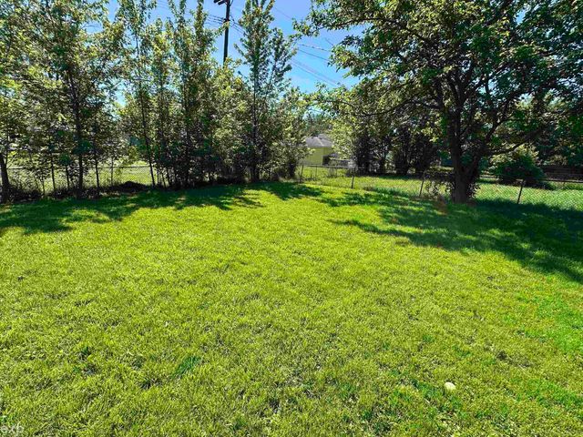 21746 Wellington Avenue, Warren, MI 48089