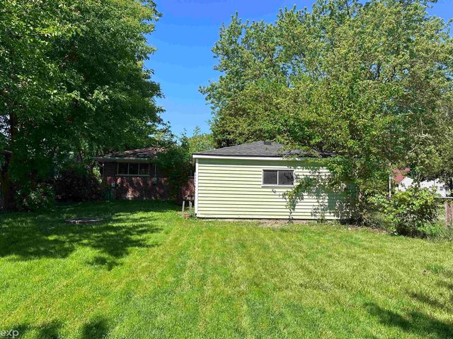 21746 Wellington Avenue, Warren, MI 48089