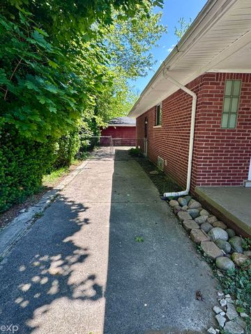 21746 Wellington Avenue, Warren, MI 48089