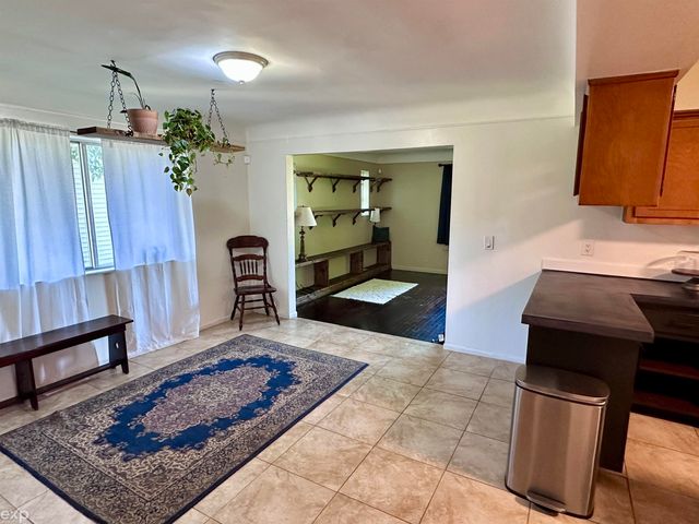 21746 Wellington Avenue, Warren, MI 48089
