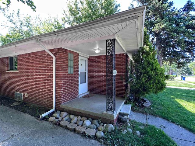 21746 Wellington Avenue, Warren, MI 48089