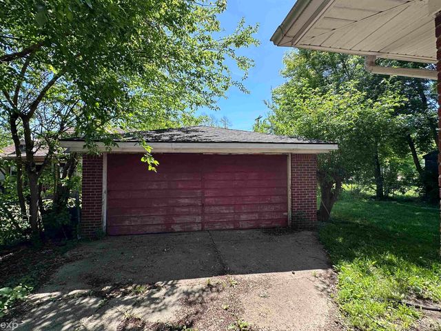 21746 Wellington Avenue, Warren, MI 48089
